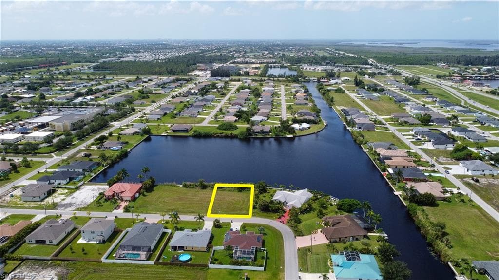 2926 SW 2nd LN CAPE CORAL, FL 33991