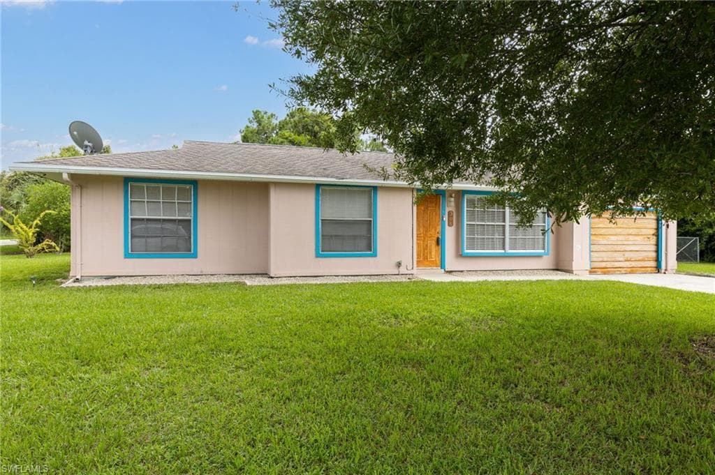 306 E 10th ST LEHIGH ACRES, FL 33972