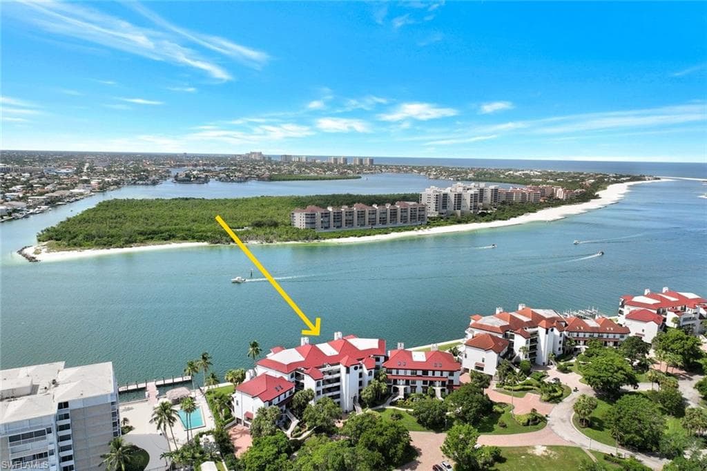 132 La Peninsula BLVD NAPLES, FL 34113