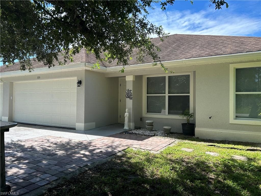 335 Reeves ST LEHIGH ACRES, FL 33972