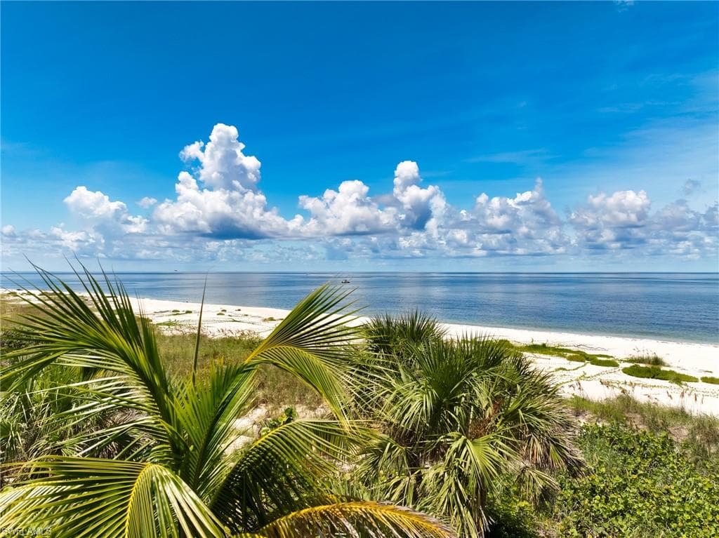 560 Gulf LN Upper Captiva, FL 33924