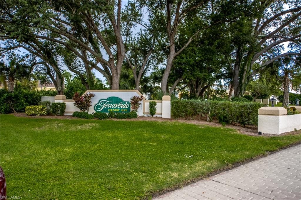17280 Eagle TRCE 7 FORT MYERS, FL 33908
