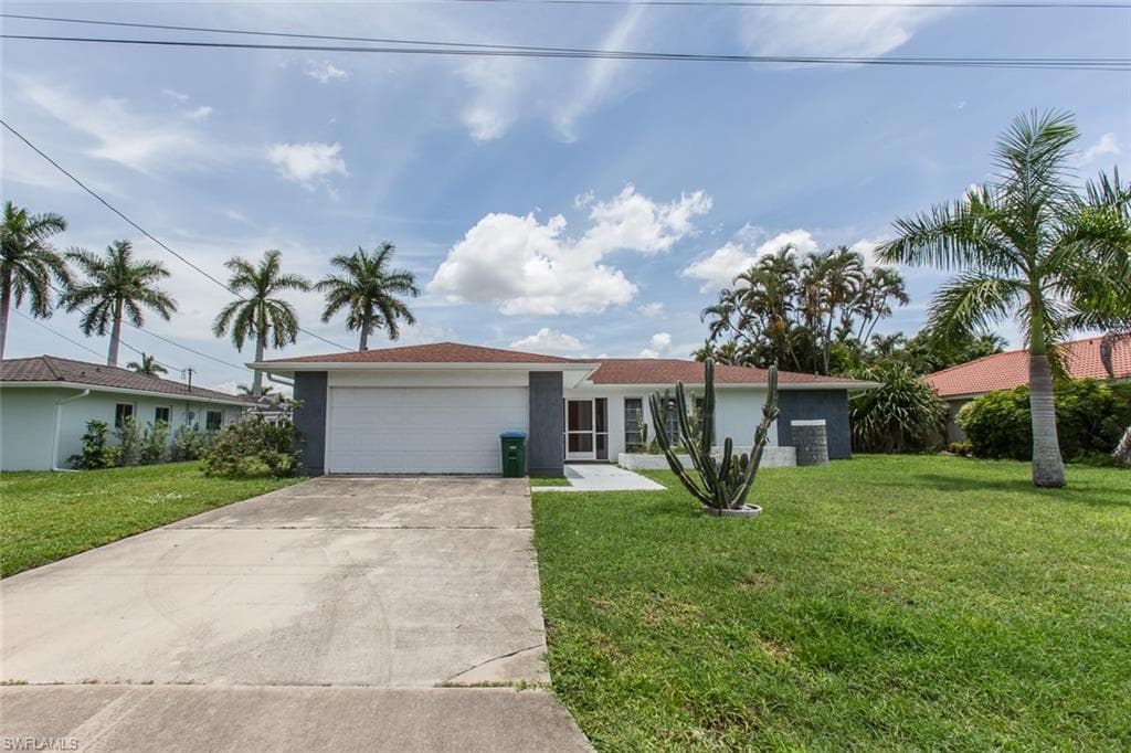 5325 Malaluka CT CAPE CORAL, FL 33904