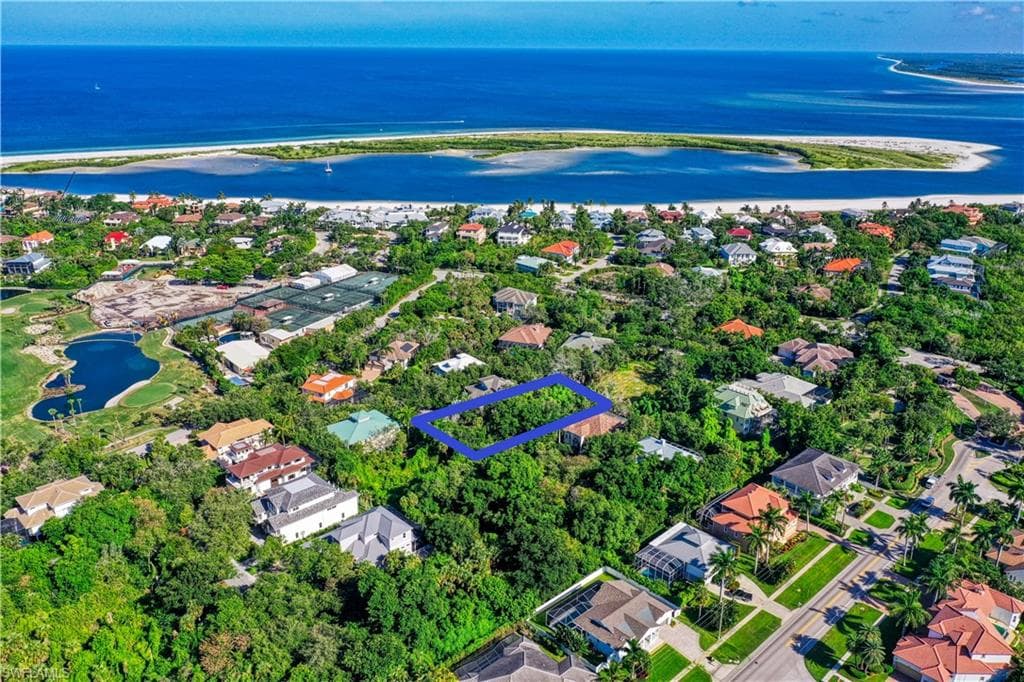 374 Gumbo Limbo LN MARCO ISLAND, FL 34145