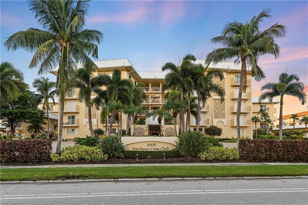 3000 Gulf Shore BLVD N 211 NAPLES, FL 34103