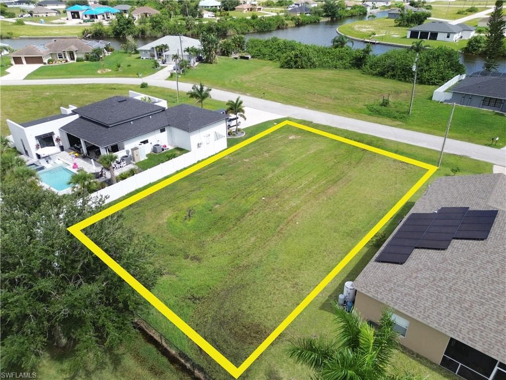 2905 NW 9th TER CAPE CORAL, FL 33993