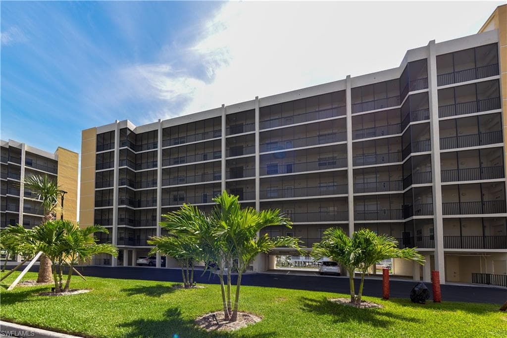 4431 Bay Beach LN 522 FORT MYERS BEACH, FL 33931