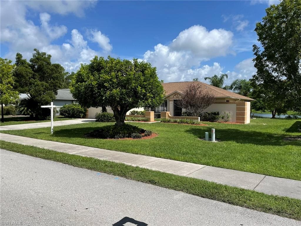 9349 Pineapple RD FORT MYERS, FL 33967