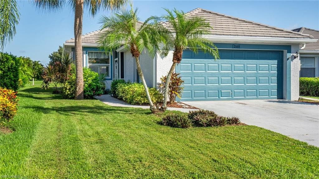 2103 Oxford Ridge CIR LEHIGH ACRES, FL 33973