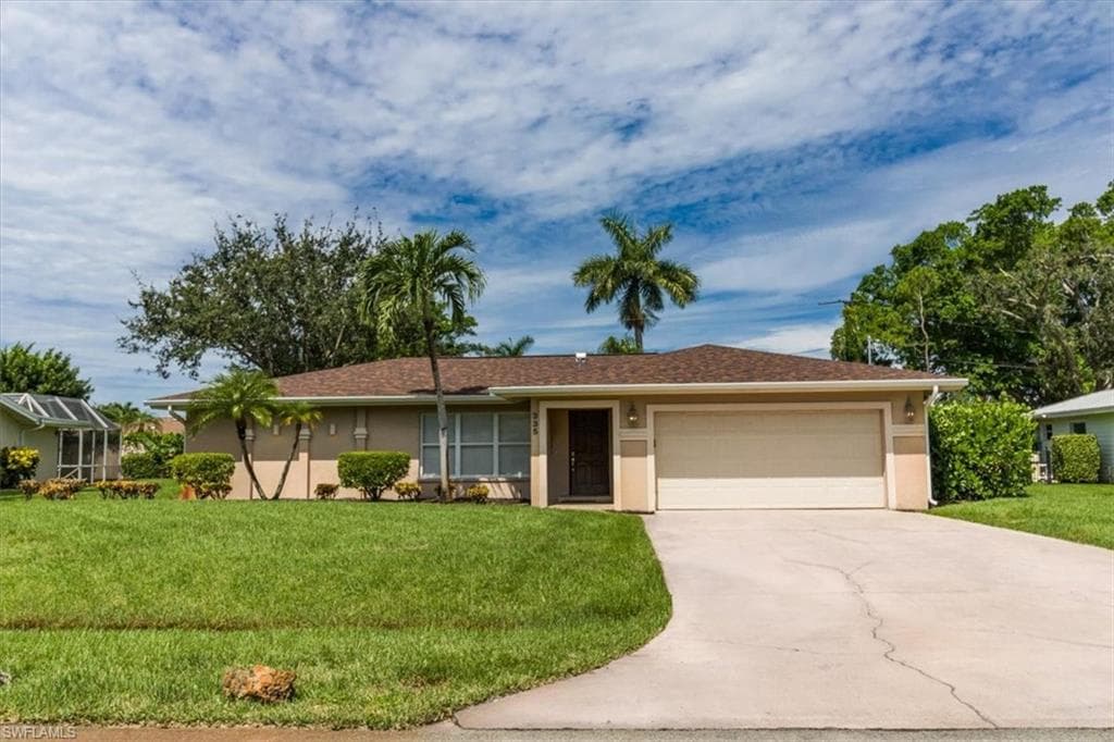 335 Burning Tree DR NAPLES, FL 34105