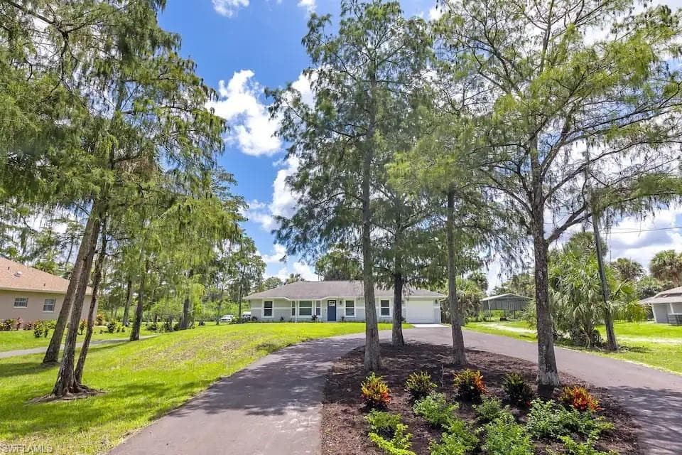 990 19th ST SW NAPLES, FL 34117