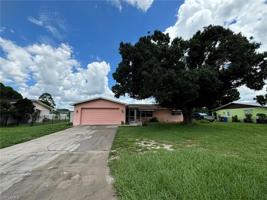 213 Idleview AVE LEHIGH ACRES, FL 33936