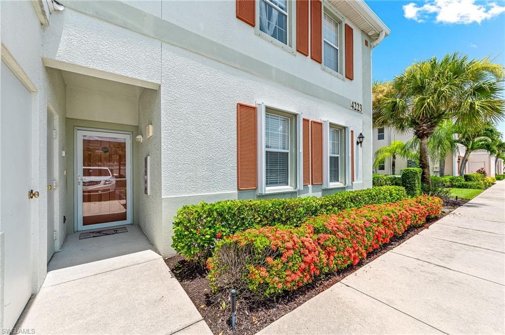 4223 Liron AVE 104 FORT MYERS, FL 33916