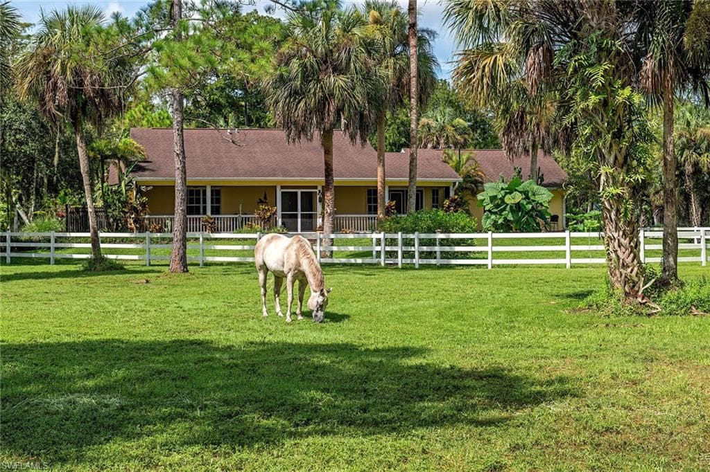 525 5th ST NW NAPLES, FL 34120