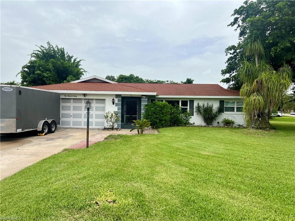 130 Brookside ST LEHIGH ACRES, FL 33936