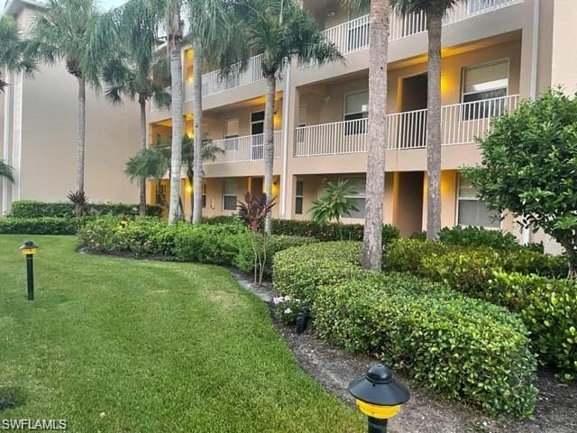2730 Cypress Trace CIR E 2814 NAPLES, FL 34119