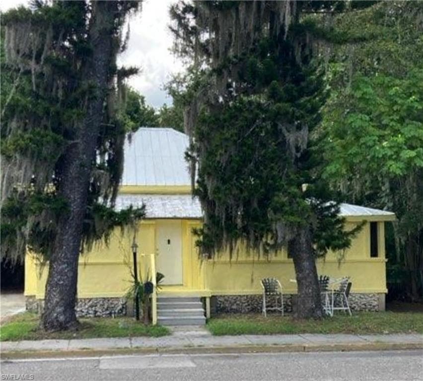 2122 Broadway FORT MYERS, FL 33901