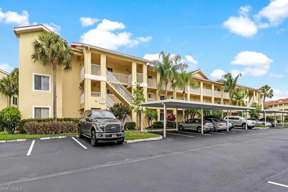 8287 Key Royal LN 1524 NAPLES, FL 34119