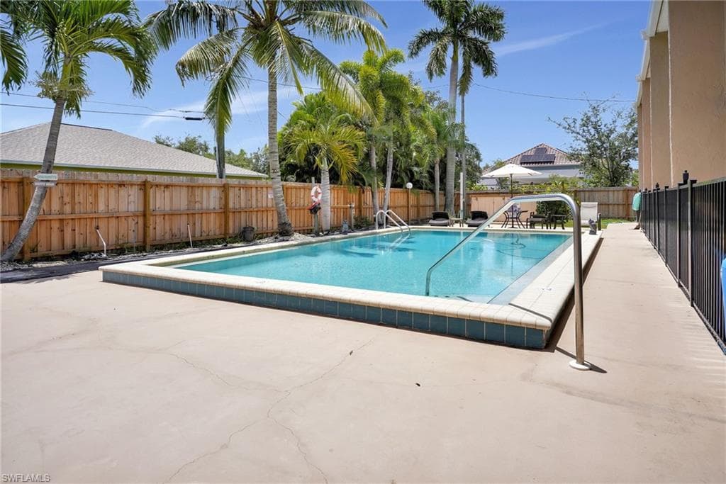 1512 Cape Coral PKWY W 102 CAPE CORAL, FL 33914