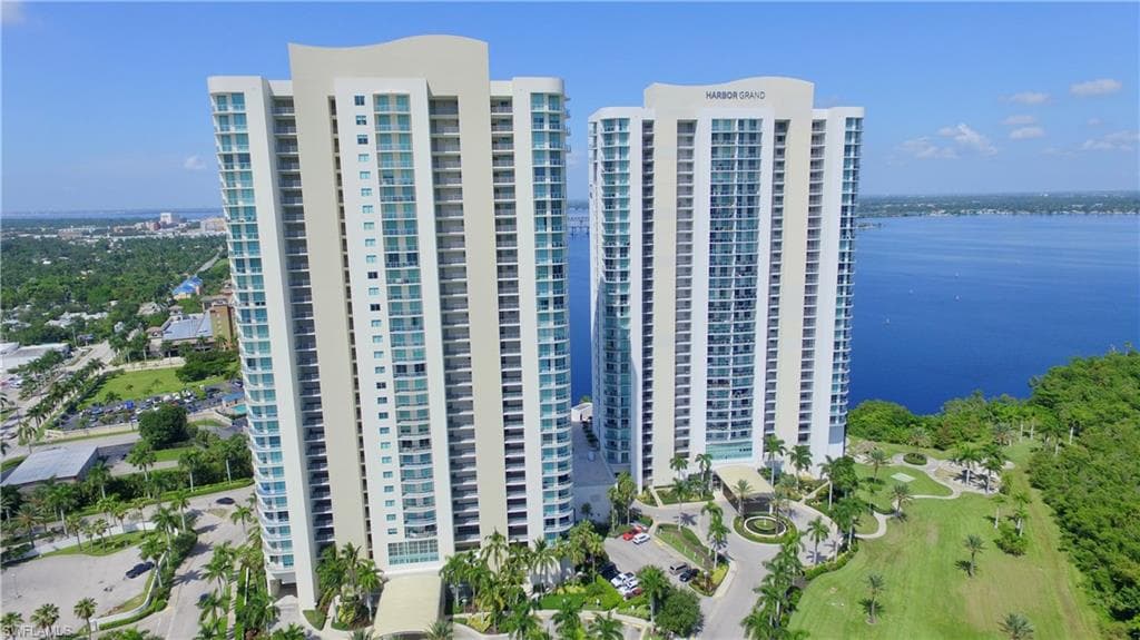 3000 Oasis Grand BLVD 1606 FORT MYERS, FL 33916