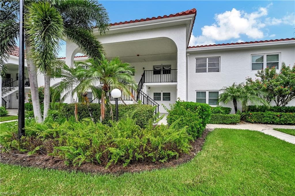 1054 Forest Lakes DR H203 NAPLES, FL 34105