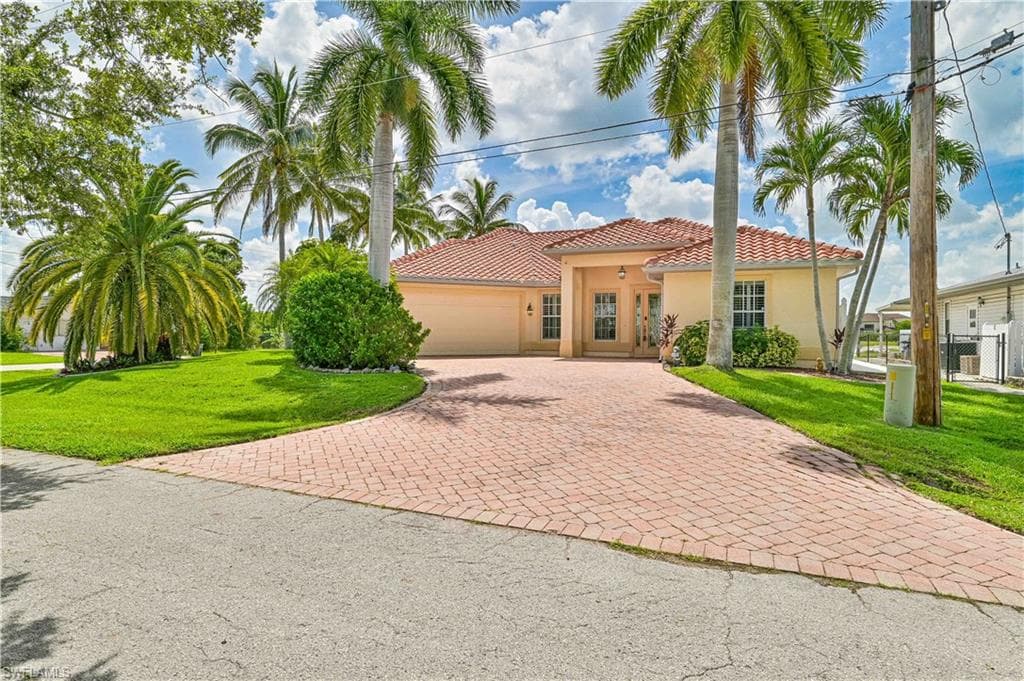 4298 Harbour LN NORTH FORT MYERS, FL 33903