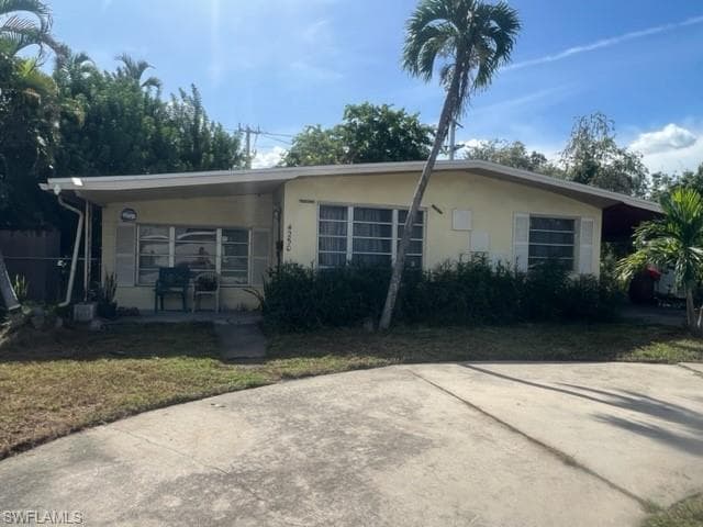 4250 Lagg AVE FORT MYERS, FL 33901