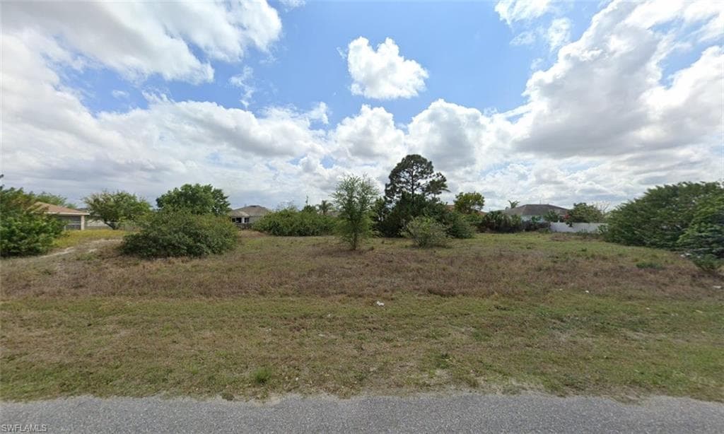 3909 10th ST W LEHIGH ACRES, FL 33971
