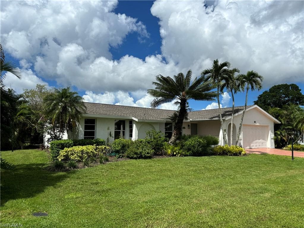 105 Blue Ridge DR 20 NAPLES, FL 34112