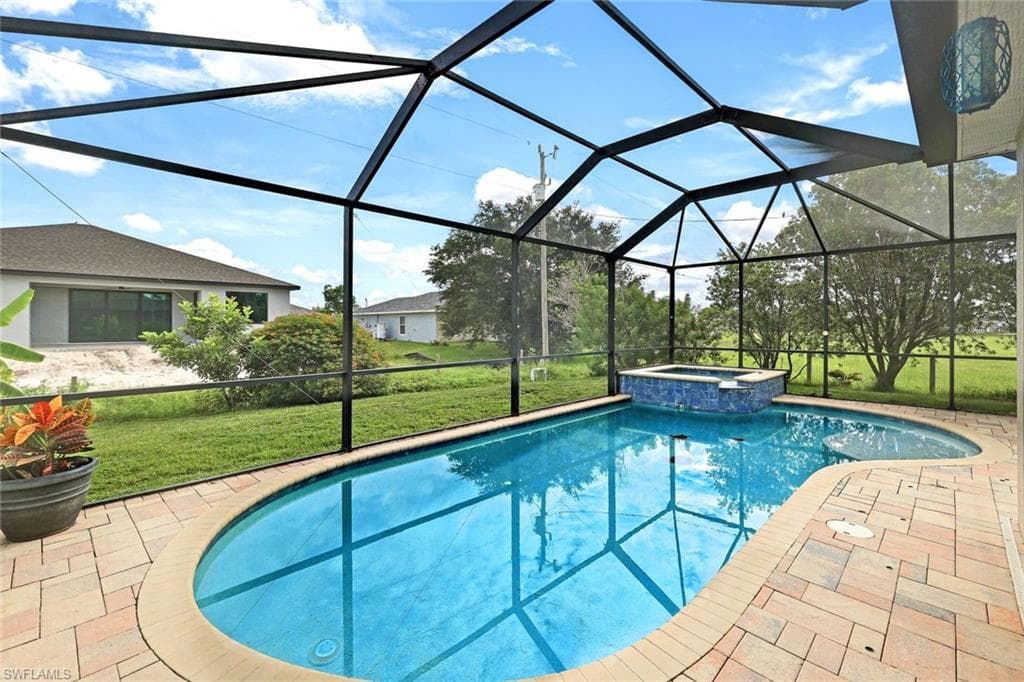 305 NE 13th TER CAPE CORAL, FL 33909