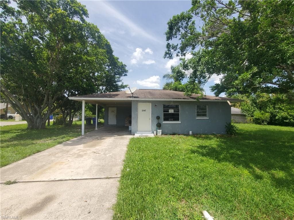 2147 Davis ST FORT MYERS, FL 33916