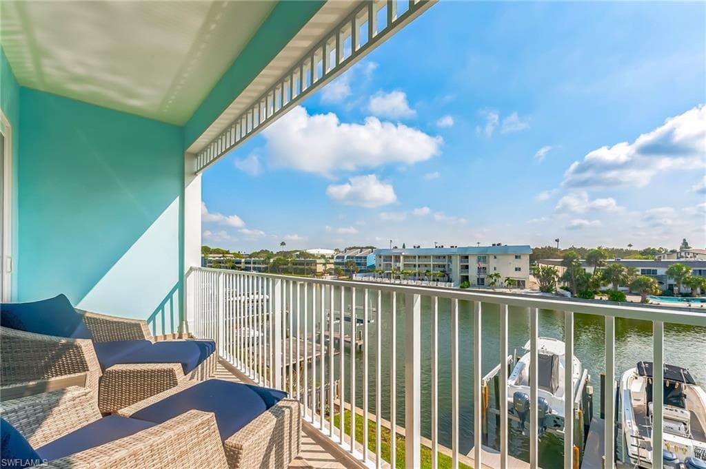 11723 1st ST E TREASURE ISLAND, FL 33706
