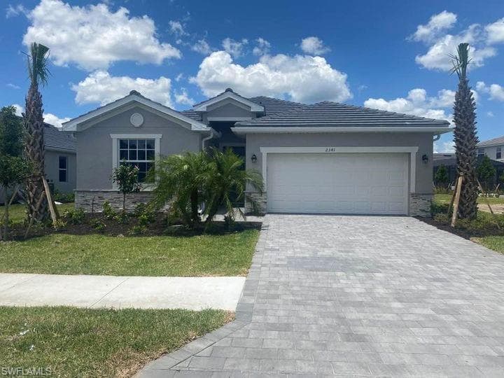 2341 Featherbrook LN NAPLES, FL 34120