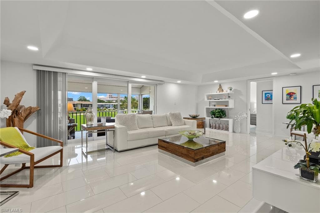 118 Penny LN 2 NAPLES, FL 34112