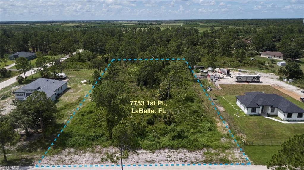 7753 1st PL LABELLE, FL 33935