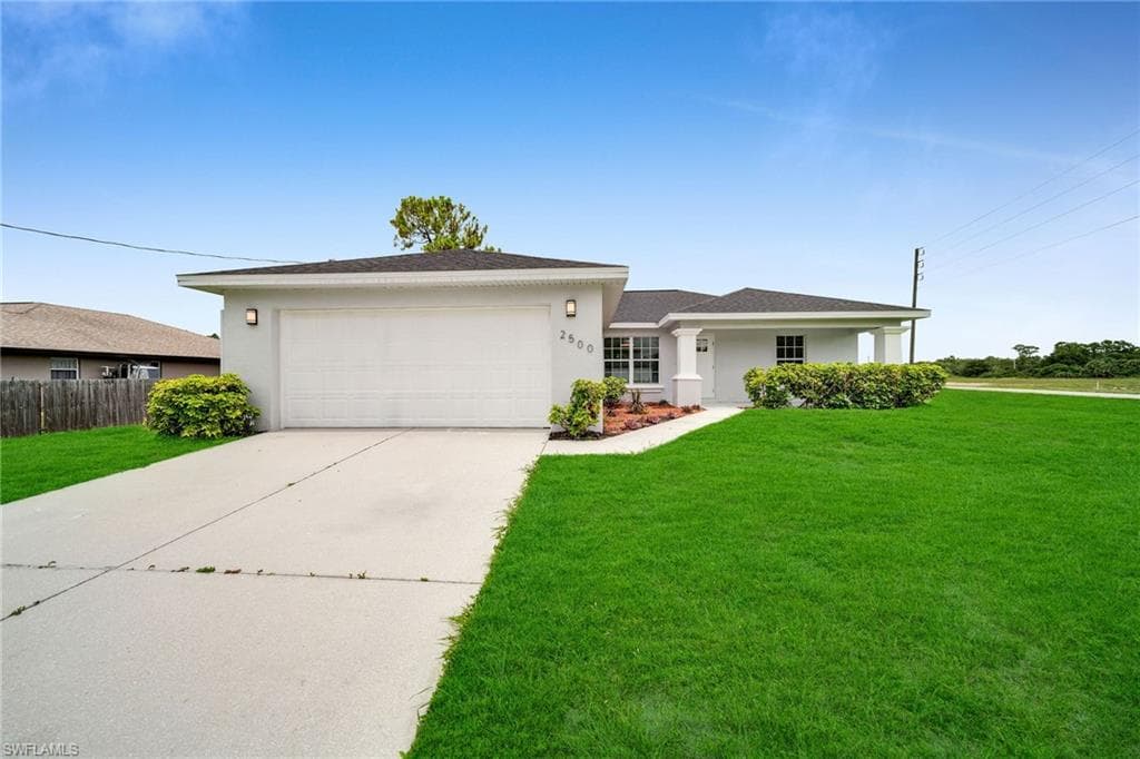 2500 Betty PL LEHIGH ACRES, FL 33971