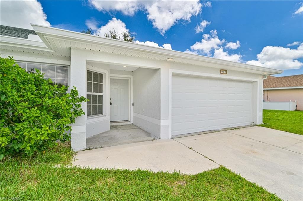 911 SE 14th ST 911 CAPE CORAL, FL 33990