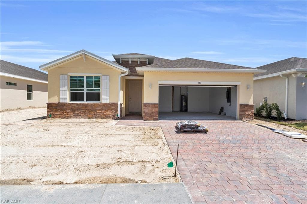 371 Spring Hill Lake LOOP CAPE CORAL, FL 33993