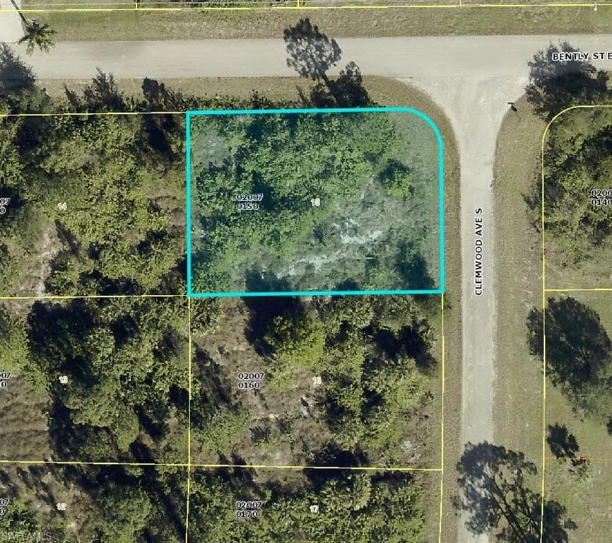 CORNER LOT AVE LEHIGH ACRES, FL 33974