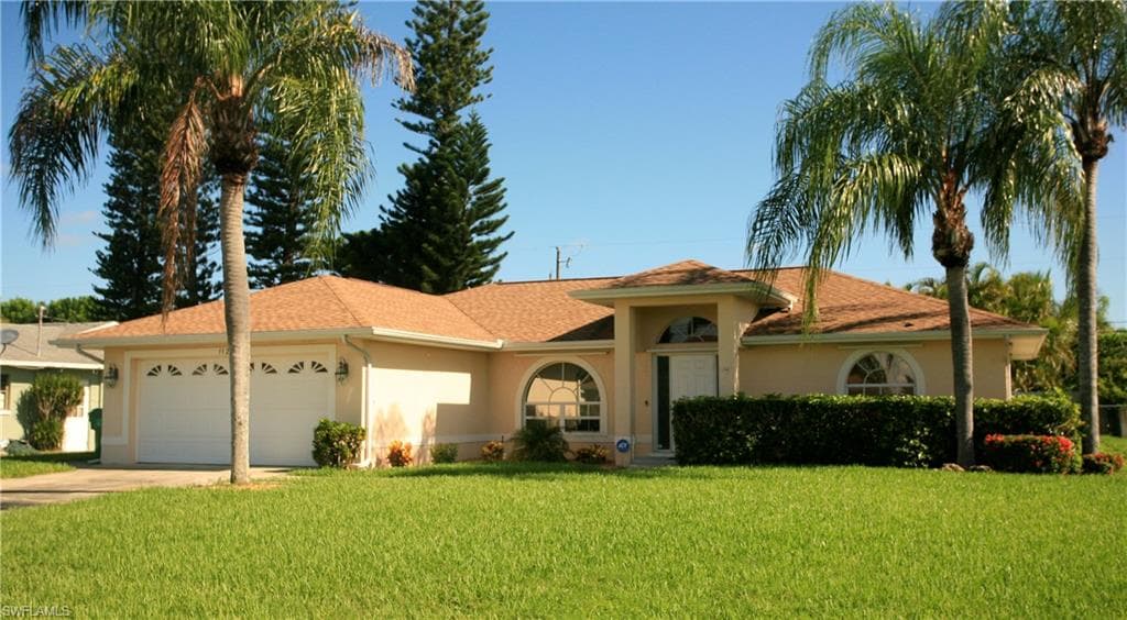 1123 SE 21st TER CAPE CORAL, FL 33990