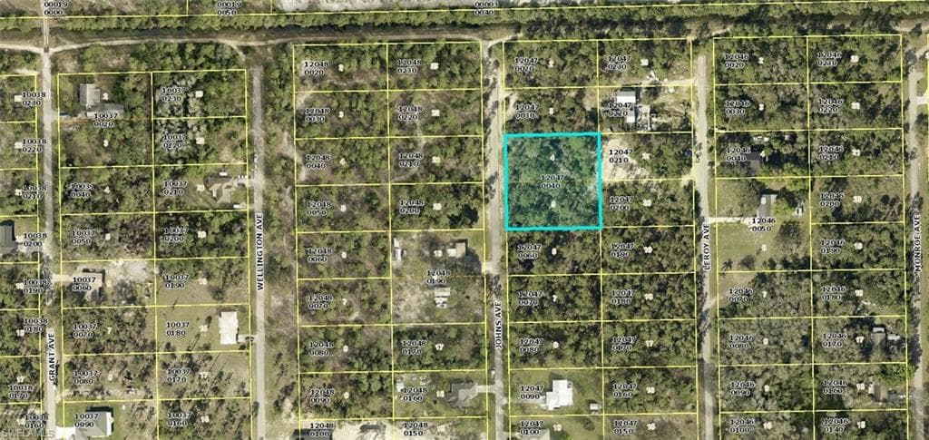 2316 Johns AVE ALVA, FL 33920