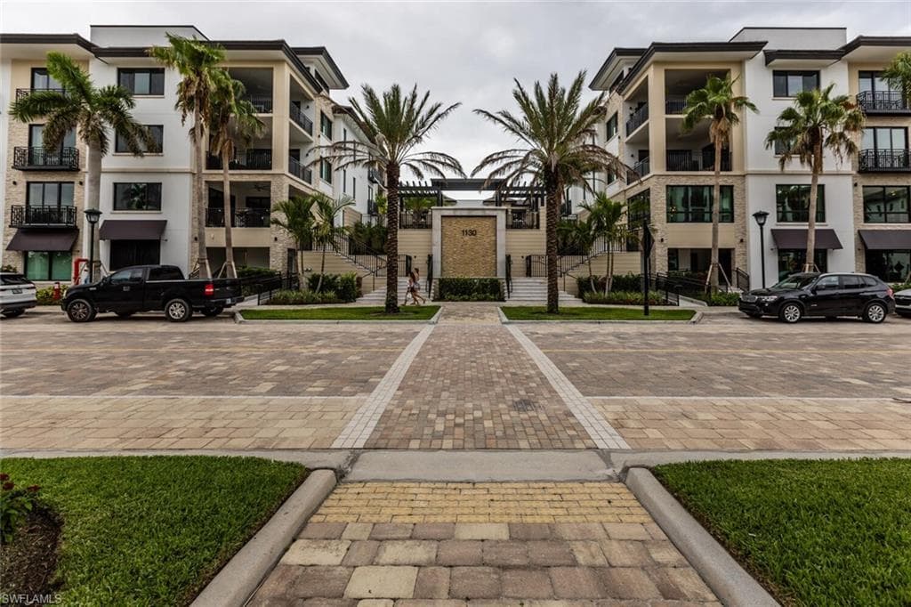 1130 3rd AVE S 515 NAPLES, FL 34102