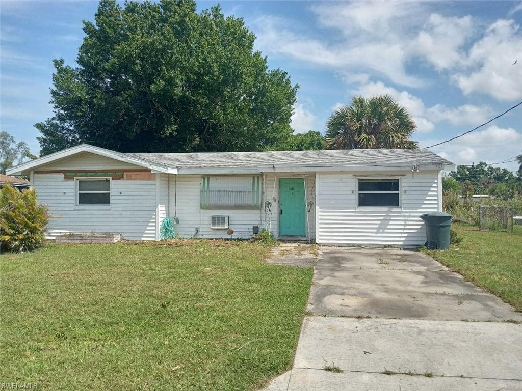 1553 Lockwood DR FORT MYERS, FL 33916