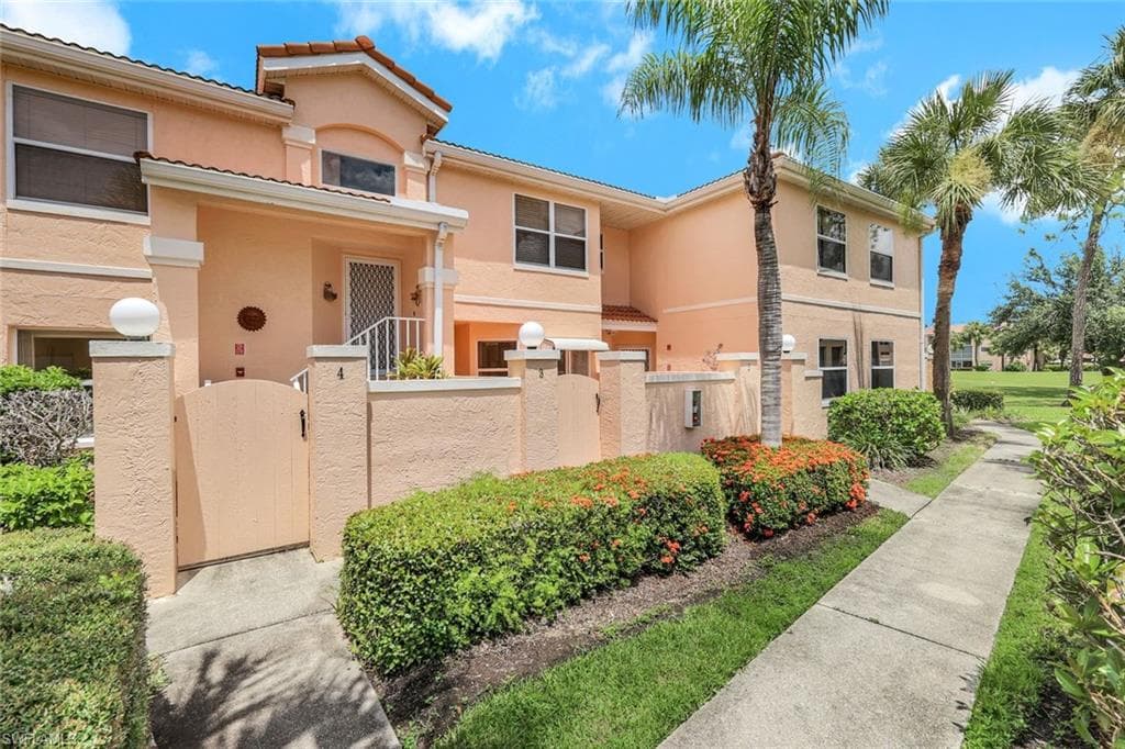 576 Woodshire LN F3 NAPLES, FL 34105