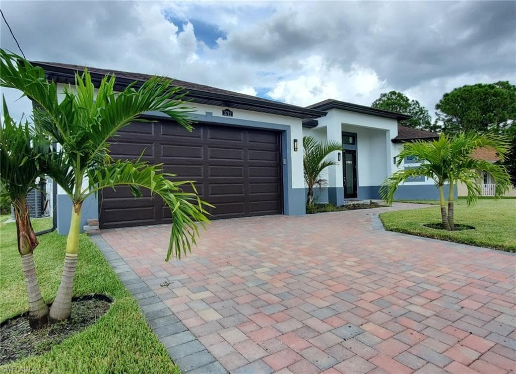 3712 8th ST SW LEHIGH ACRES, FL 33976