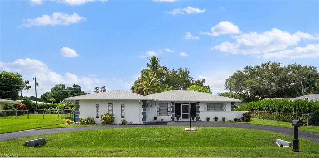 2248 Dover AVE FORT MYERS, FL 33907