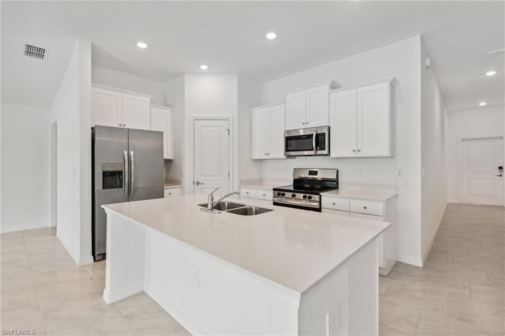 3717 34th ST SW LEHIGH ACRES, FL 33976