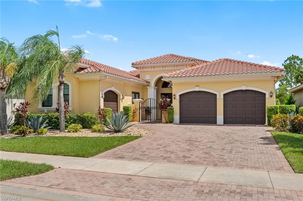 3212 Atlantic CIR NAPLES, FL 34119
