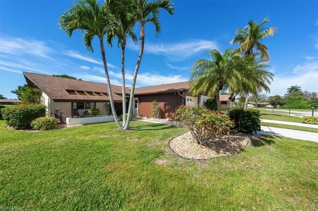 142 Round Key CIR G-13 NAPLES, FL 34112