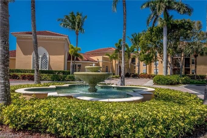 8736 River Homes LN 7302 BONITA SPRINGS, FL 34135